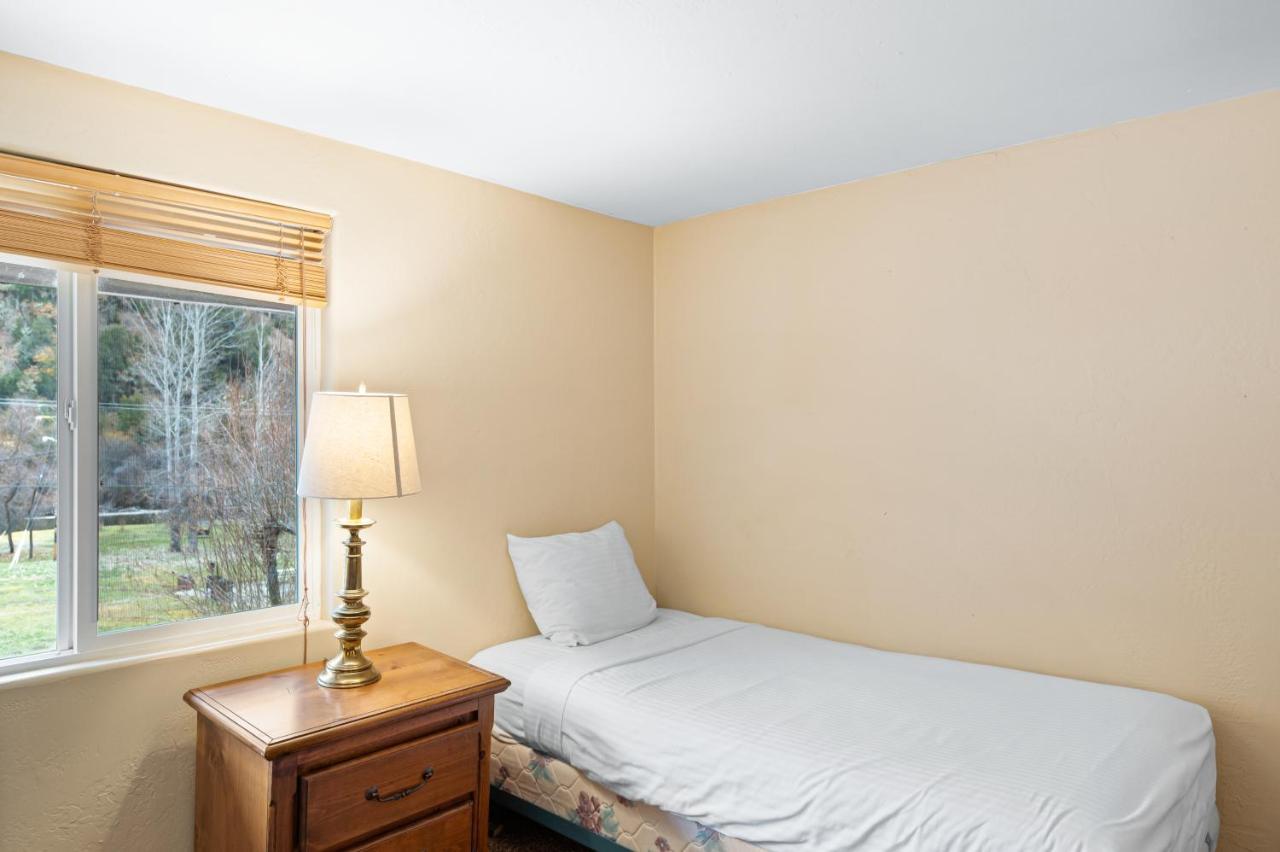 Indian Creek Lodge Douglas City Luaran gambar